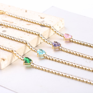 Pulsera de tenis con forma de corazón para mujer, chapada en oro, con incrustaciones de cristal, regalo, joyería, accesorio de moda - Product Image 3