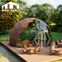 Dôme géodésique de glamping de 8 m avec entrée hexagonale pour suite de villégiature et hôtel Airbnb