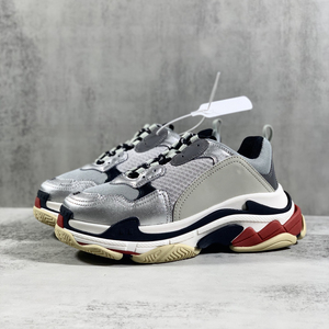 Nouvelles baskets décontractées rétro style Triple S Premium 2026, avec empeigne en maille gris argenté, pour hommes et femmes - Product Image 3