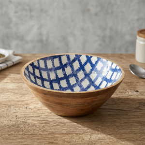 Bol en bois fait main avec motif géométrique bleu et blanc, style bohème, pour servir les aliments - Product Image 3