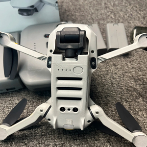 DJI Original Mini <span class=keywords><strong>2</strong></span> <span class=keywords><strong>SE</strong></span> Fly Mehr Combo Anfänger Drohnen mit <span class=keywords><strong>3</strong></span>-Achsen Gimbal <span class=keywords><strong>2</strong></span>.7K Video 6km HD-Übertragung 20 Minuten Flugzeit - Product Image 4