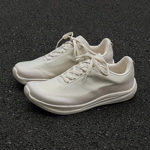 รองเท้าวิ่งรุ่นใหม่ปี 2026 น้ำหนักเบา ระบายอากาศได้ดี รองเท้าวิ่งเทรล กันลื่น สีขาว - Product Image 1