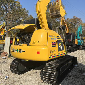 Mini-excavatrice sur chenilles Komatsu PC70 8 7T avec moteur Cummins, pompe haute fiabilité, pour travaux d'aménagement paysager, utilisation agricole, opérations de terrassement, 2024 - Product Image 1
