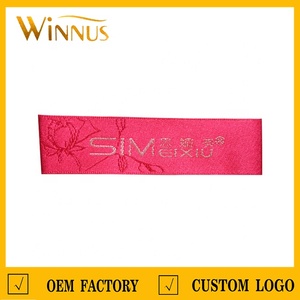 Nhỏ Moq Tùy Chỉnh Thêu Logo Tóc Mở Rộng Dệt Nhãn Màu Đen Bạc Vàng Vải May Trong Tóc Giả Nhãn - Product Image 4