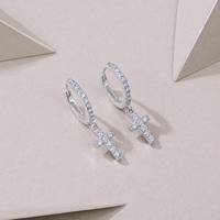 Boucles d'oreilles pendantes en argent sterling 925 avec croix en moissanite pour femme, couleur D, VVS1, boucles d'oreilles créoles pendantes en forme de croix avec diamants en moissanite