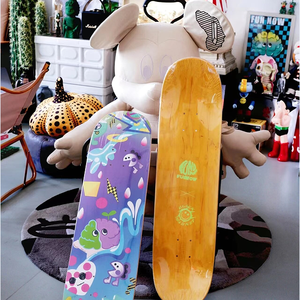 Planche de skateboard professionnelle en bois d'érable canadien, type cruiser fish, avec graphismes de haute qualité, planches pro complètes. - Product Image 6