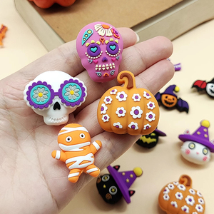 Cuentas de silicona con diseño de calavera de azúcar del Día de Muertos, con orificios rectos, cuentas sueltas focales 3D para bolígrafos personalizables, llaveros y proyectos DIY, al por mayor - Product Image 1