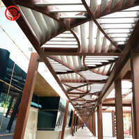 Pare-soleil architectural à lames fixes en aluminium, design moderne, durable, écologique, facile à nettoyer, fabrication professionnelle, immeuble de bureaux