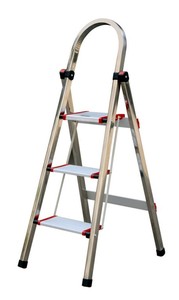 Escalera de Acero de Alta Calidad de 5 Peldaños, Segura y Resistente, con Pasamanos Semicircular AP-3305 - Product Image 2