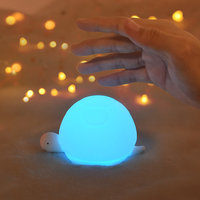 Lampe de nuit LED rechargeable en silicone souple en forme d'animal, portable, pour chambre de bébé, vente en gros