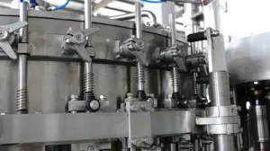 2024 New 3 In 1 Full Automatic 8000-10 000BPH CSD Water Juice Filling Packaging Machine Line