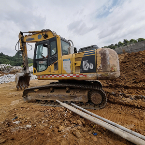 Mini Excavadora Usada Komatsu de 4 Toneladas, Hidráulica, de Orugas, en Buen Estado, Pocas Horas de Uso, Original de Japón, en Venta - Product Image 4