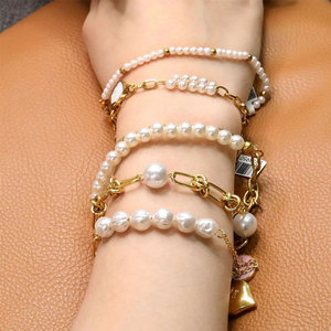 สร้อยข้อมือและกำไลข้อมือแฟชั่นผู้หญิง หรูหรา ทำจากสแตนเลสสตีล 316L ชุบทอง 14k 18k ประดับมุกน้ำจืดธรรมชาติสำหรับผู้หญิง - Product Image 1