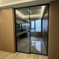 Porte coulissante en verre à deux panneaux, cadre ultra-fin noir moderne, pour cloison intérieure de bureau, appartement, villa