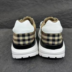 รองเท้าสนีกเกอร์ผ้าใบสุดหรูรองเท้าแฟชั่นสำหรับผู้ชายรองเท้าลำลองกลางแจ้ง - Product Image 4