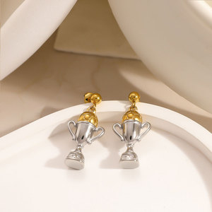 Boucles d'oreilles pendantes de sport en acier inoxydable 316L plaqué or 14k 18k, motif Coupe du Monde de football, pour femmes - Vente en gros de bijoux de mode - Product Image 2