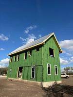 Mini-maisons, cabanes et abris de chasse et de pêche en structure acier, économiques et à construire soi-même