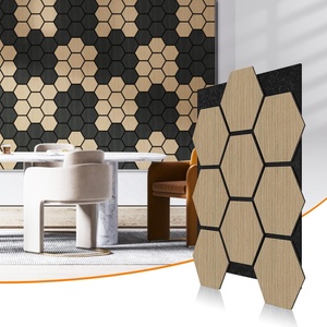 Fourniture d'usine Décoration murale intérieure moderne Chêne classique Panneau acoustique MDF hexagone en bois PET absorbant le son - Product Image 1