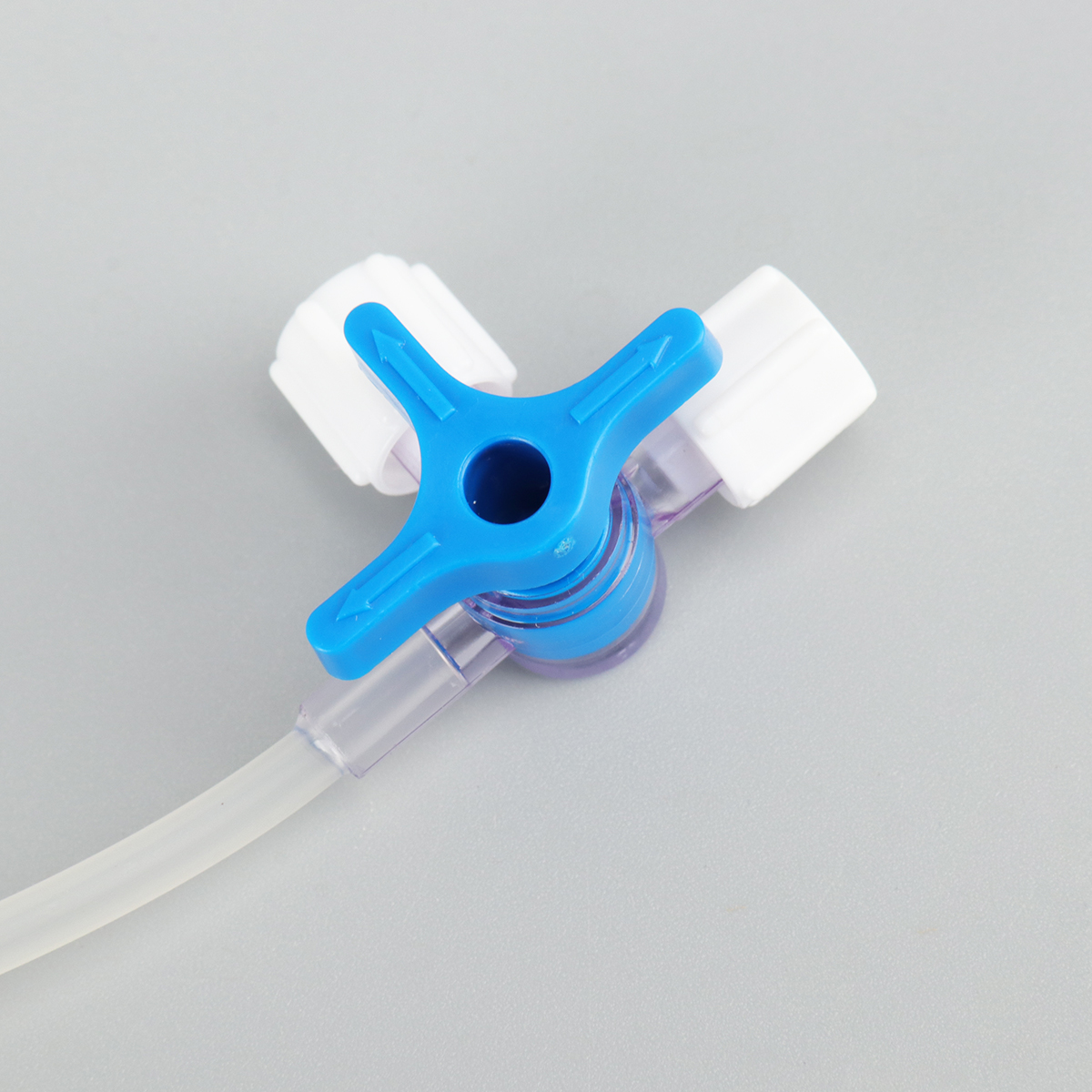 Tubo de extensión de 3 vías con llave de cierre médico desechable de China