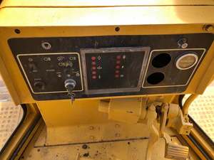 CAT D7H usado IMPORTACIÓN DE Japón en buenas condiciones para la venta - Product Image 5