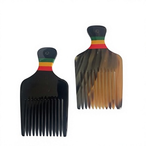 Peigne en corne de buffle, écologique, artisanal, poli, durable, fait main, imitation antique, forme naturelle - Product Image 1