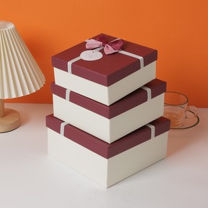 Boîtes carrées en carton populaires pour emballage de mariage, imprimées, pour femmes - Product Image 2