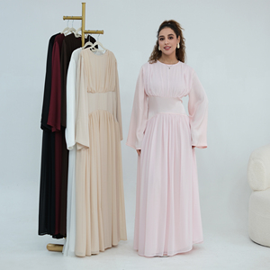 Abaya Elegante da Donna in Chiffon Plissettato con Maniche Lunghe a Campana e Corsetto Posteriore, Vestito Islamico Modesto in 6 Colori Solidi, Abito Lungo Musulmano - Product Image 1