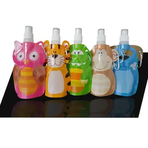 300 - 350ml hayvan şekli BPA ücretsiz İçme suyu torbası/katlanabilir katlanabilir su şişe çantası Carabiner ile çocuklar için