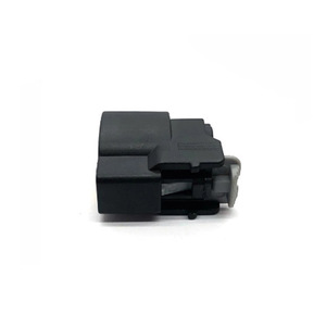 ขั้วต่อปลั๊กคอยล์จุดระเบิดแบบเกลียวใน 2 รู สำหรับรถยนต์ Kia Hyundai รุ่น 49093-0211 สีดำ ทำจากพลาสติก - Product Image 3