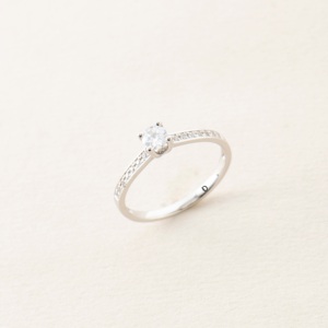 Bestverkochte 18K gouden diamanten ringencollectie: trendy verlovingsringen voor bruiloften & jubilea - Product Image 4