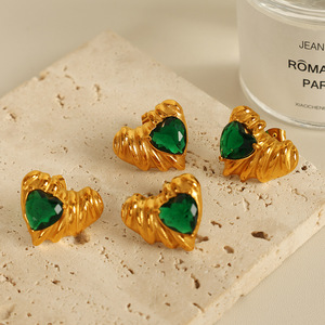 Pendientes con forma de corazón chapados en oro con incrustaciones de cristal para mujer, joyería de fiesta EH771 - Product Image 3