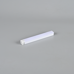 Lampe murale moderne pour cuisine, équipée de capteur de mouvement et rechargeable, idéale pour chambre, cuisine et garde-robe. - Product Image 1