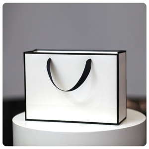 Rubans d'emballage à la main Sacs en papier cartonné Sacs d'artisanat en carton blanc estampage à chaud Cadeaux Shopping <span class=keywords><strong>Sac</strong></span> Natural <span class=keywords><strong>Craft</strong></span> - Product Image 4