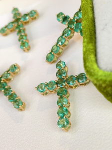 Xinfly 1.40ct <b>Emerald</b> Jesus Cross <b>Pendant</b> 18k Yellow Gold For Women - Product Image 3
