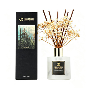 Difusor de Aromas de 200 ml con Aroma Natural a Bosque Crepuscular, Varillas Difusoras con Caja de Regalo Negra Premium para Aromatizar Hoteles - Product Image 1