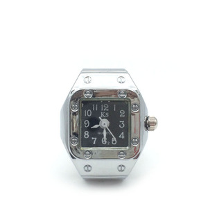 Vente chaude usine : Mini montre bague numérique tendance en alliage argenté pour hommes et femmes, format bague, vente en gros - Product Image 5