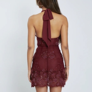 Nouvelle Collection 2026 – Robe Courte Bordeaux Halter pour Femme, Col Plongeant en V, Dentelle et Paillettes, Coupe Moulante, Idéale pour Cocktail et Soirée, Personnalisation OEM - Product Image 2