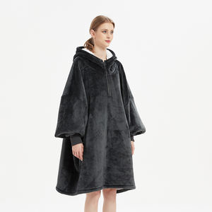 ผ้าห่มทีวีขนาดใหญ่แบบมีซิปมีกระเป๋าสองกระเป๋าผ้าเชอร์ปาเกาหลีสวมใส่ได้รับรอง OEKO-TEX สำหรับผู้ใหญ่ผู้หญิง - Product Image 3