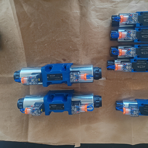 Vanne hydraulique série 4WE6 4WE6Y6X/EG24N9K4 4WE6J62/EW230N9K4 4WE6J62/EW230N9K4/B10 Vanne solénoïde - Product Image 1