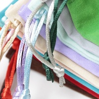 Sac cadeau en velours floqué personnalisé avec logo OEM, grand format, cordon de serrage, 18-22 cm, pochette de rangement pour électronique