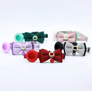 <span class=keywords><strong>Collar</strong></span> para Gatos y Perros al por Mayor de Fábrica con Lazo de Perlas Desmontable, Campana y Arnés Tipo Correa de Estilo Pequeño y Fragante - Product Image 4