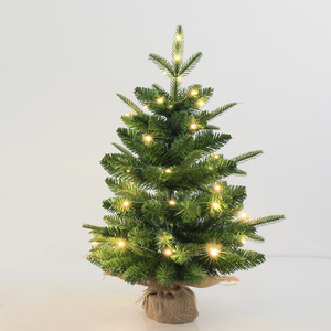 Mini sapin Noble Fir parfait pour la décoration de la maison/de fêtes, arbres de Noël : pré-décorés avec des lumières, des ornements et des nœuds - Product Image 3