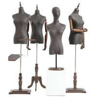Mannequin pour homme pour le haut du torse avec base de bras en bois Présentoir en tissu de lin pour magasin de vêtements Présentoir élégant pour vêtements masculins