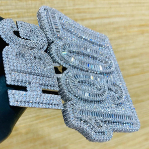 Colgante de Hip Hop de diamante chapado en oro pulido artesanal de lujo al por mayor diseño de forma única cierre fuerte uso diario de los hombres - Product Image 3