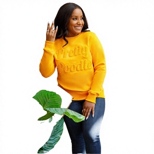 Sudadera de Invierno de Felpa Suave con Diseño de Poodle en Dorado, Mezcla Premium de Poliéster/Algodón, Cuello Redondo, Bordado Sigma Gamma Rho - Product Image 3