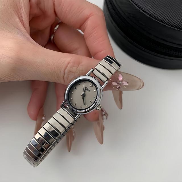 Vintage Women's Watch Vintage Wristwatch 2025 New Stainless Watch Luxurious and Personalized One Piece Hair Collection