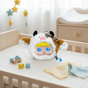 בובת קטיפה אינטראקטיבית מבוססת בינה מלאכותית, ניתנת להפעלה באמצעות אפליקציית טויה, עם יכולות החלפת תפקידים ויצירה אישית, לליווי במסיבות וטיפול רגשי. - Product Image 2