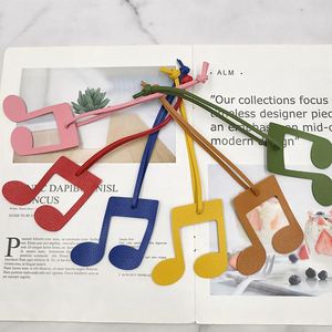 Porte-clés créatif en cuir PU avec breloque musicale, motif note de musique mignon, design léger, accessoire de sac avec sangle de suspension - Product Image 4