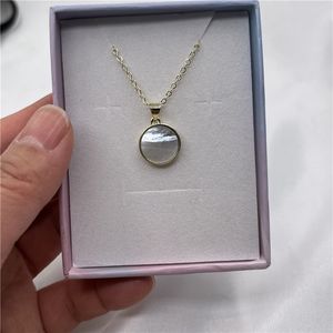 Collar NFC con Mini Etiqueta para Compartir Tarjetas de Presentación y Enlaces de Productos con un Solo Toque, Acabado en Oro de 14K - Product Image 4