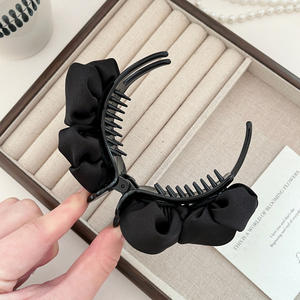 2026 Nuevo Diseño de Nicho Popular Serie Oscura Lazo para el Cabello con Forma de Rosa de Perlas Accesorio para el Cabello de Mujer Tocado de Moda Venta al por Mayor - Product Image 1